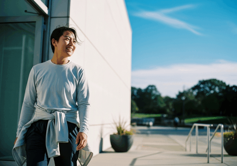 Introducing a 3‑minute walking break mid-afternoon improves subjective alertness and reduces fatigue by ~40% compared to no break.